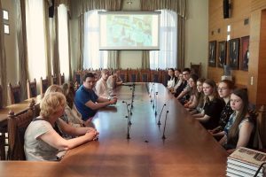 Apbalvojam ideju konkursa "Manas idejas top Rīgā" laureātus
