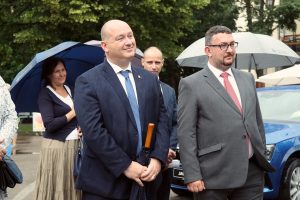 Līvu laukumā atklāta izstāde par Čehijas pilīm