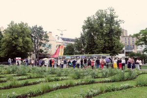 Līvu laukumā atklāta izstāde par Čehijas pilīm