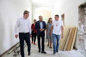 Rīgas izglītības iestāžu remontdarbus pabeigs pirms jaunā mācību gada