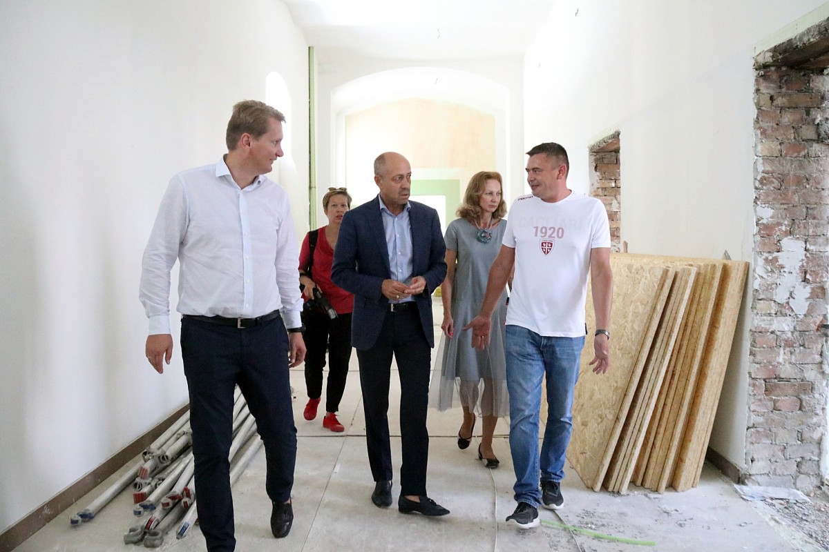 Rīgas izglītības iestāžu remontdarbus pabeigs pirms jaunā mācību gada