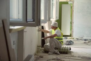 Rīgas izglītības iestāžu remontdarbus pabeigs pirms jaunā mācību gada