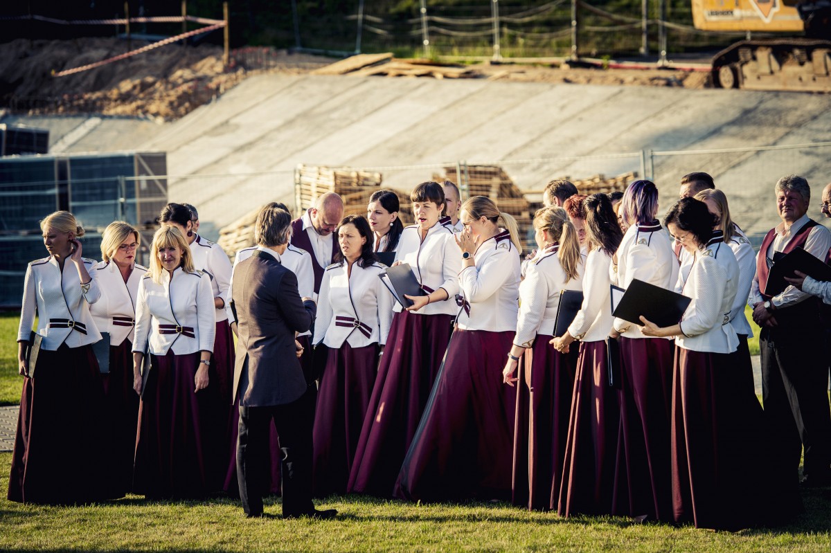 Pie Mežaparka topošās estrādes aizvadīts pirmais Lielais pikniks