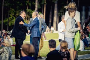 Pie Mežaparka topošās estrādes aizvadīts pirmais Lielais pikniks