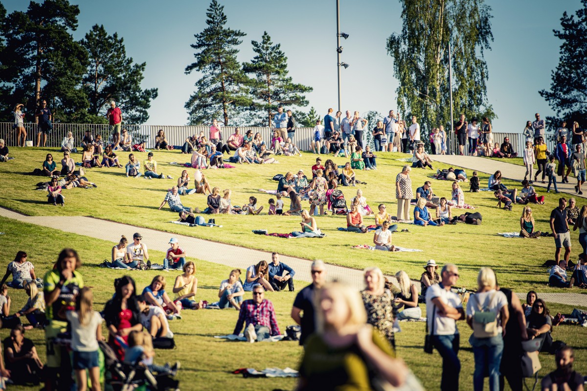 Pie Mežaparka topošās estrādes aizvadīts pirmais Lielais pikniks