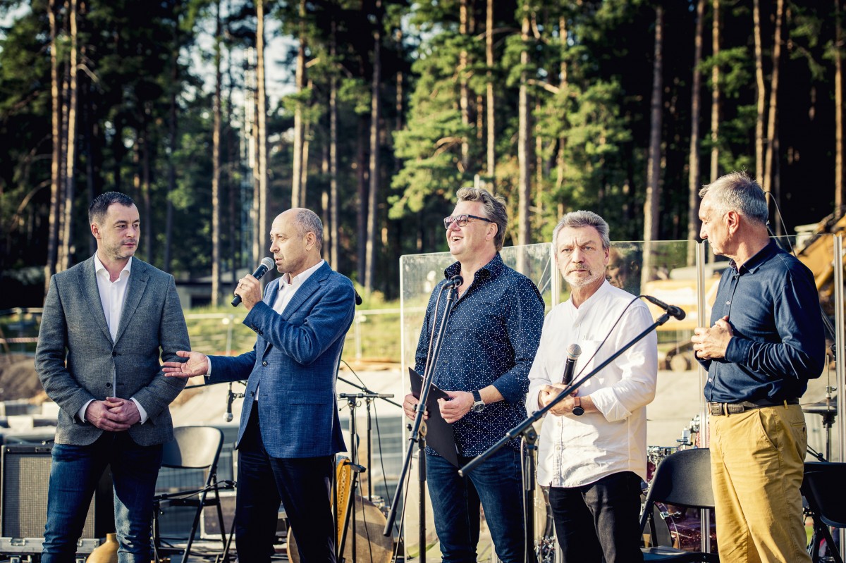 Pie Mežaparka topošās estrādes aizvadīts pirmais Lielais pikniks