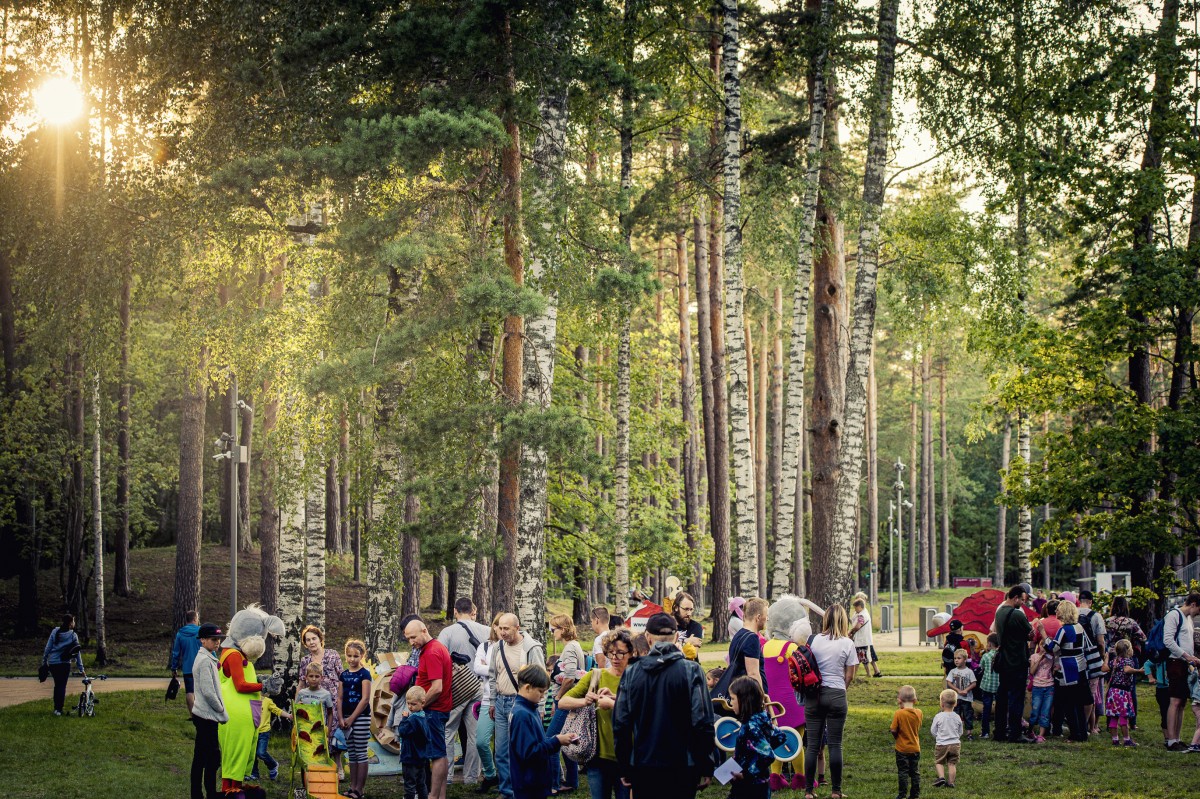 Pie Mežaparka topošās estrādes aizvadīts pirmais Lielais pikniks