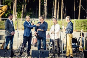 Pie Mežaparka topošās estrādes aizvadīts pirmais Lielais pikniks