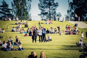 Pie Mežaparka topošās estrādes aizvadīts pirmais Lielais pikniks