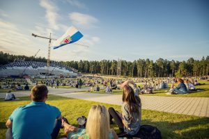 Pie Mežaparka topošās estrādes aizvadīts pirmais Lielais pikniks
