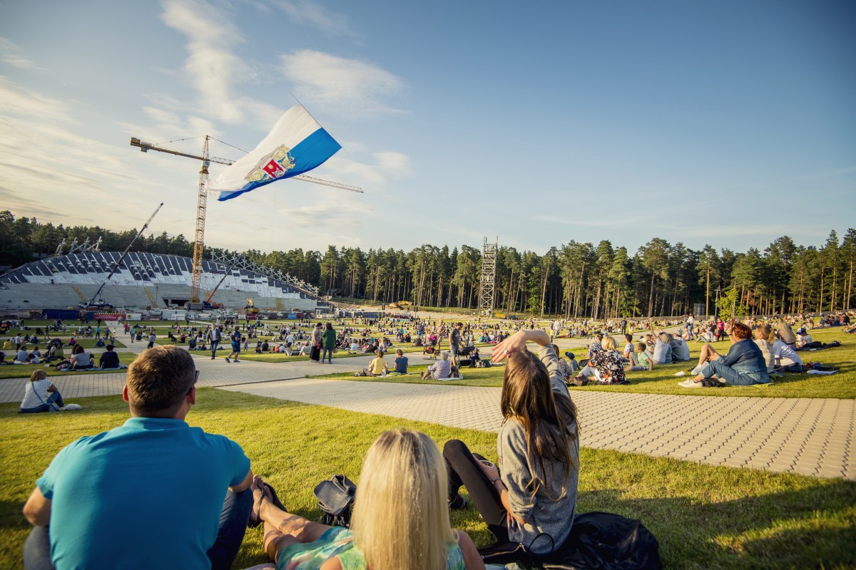 Pie Mežaparka topošās estrādes aizvadīts pirmais Lielais pikniks
