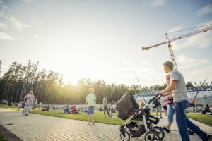 Pie Mežaparka topošās estrādes aizvadīts pirmais Lielais pikniks