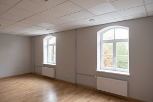 Arī nākamgad Valsts policijas Rīgas Ziemeļu iecirknī Allažu ielā turpinās renovācijas darbus