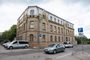 Arī nākamgad Valsts policijas Rīgas Ziemeļu iecirknī Allažu ielā turpinās renovācijas darbus