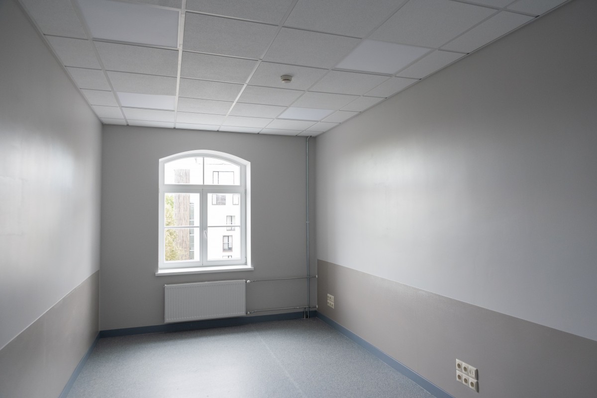 Arī nākamgad Valsts policijas Rīgas Ziemeļu iecirknī Allažu ielā turpinās renovācijas darbus