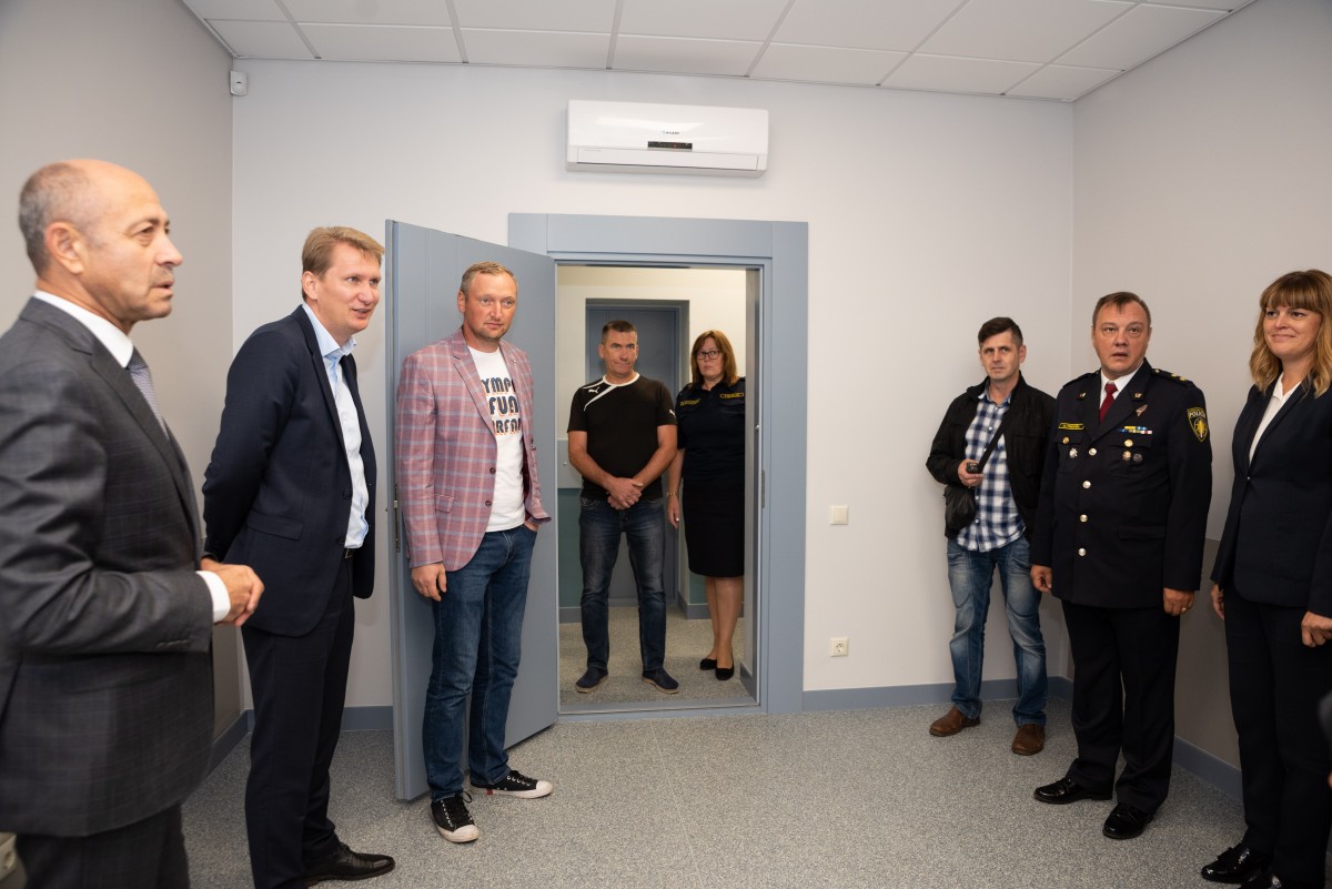 Arī nākamgad Valsts policijas Rīgas Ziemeļu iecirknī Allažu ielā turpinās renovācijas darbus