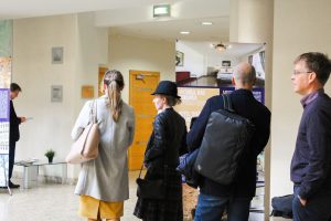 Rātsnamā atklāta ceļojoša izstāde „Vietas, ko maina būves”