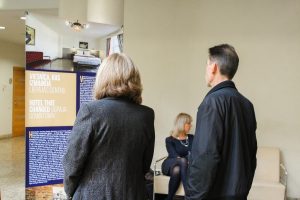 Rātsnamā atklāta ceļojoša izstāde „Vietas, ko maina būves”