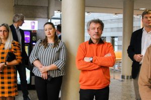 Rātsnamā atklāta ceļojoša izstāde „Vietas, ko maina būves”