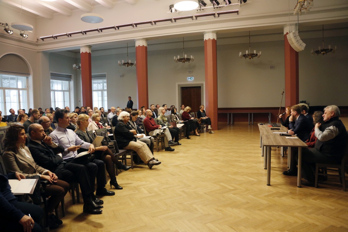 Informatīvo semināru par līdzfinansējuma saņemšanu kultūrvēsturiskā būvmantojuma saglabāšanai apmeklēja vairāk kā 100 interesentu