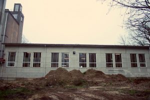Projekts Nr. 8.1.2.0/18/I/008 “Rīgas Angļu ģimnāzijas Zvārdes ielā 1, Rīgā, piebūves būvniecība, nodrošinot ergonomiskas mācību vides ierīkošanu un inovatīvu informācijas un komunikācijas tehnoloģiju risinājumu ieviešanu”