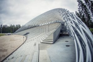 Mežaparka Lielās estrādes būvniecības B posma pirmajā kārtā ir izbūvēta arhitektu iecerētā “Sidraba birzs” dziesmu kalnā-27