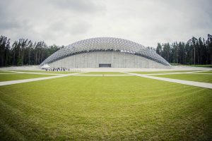 Mežaparka Lielās estrādes būvniecības B posma pirmajā kārtā ir izbūvēta arhitektu iecerētā “Sidraba birzs” dziesmu kalnā-26