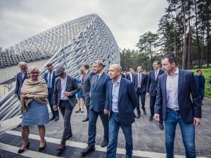 Mežaparka Lielās estrādes būvniecības B posma pirmajā kārtā ir izbūvēta arhitektu iecerētā “Sidraba birzs” dziesmu kalnā-14
