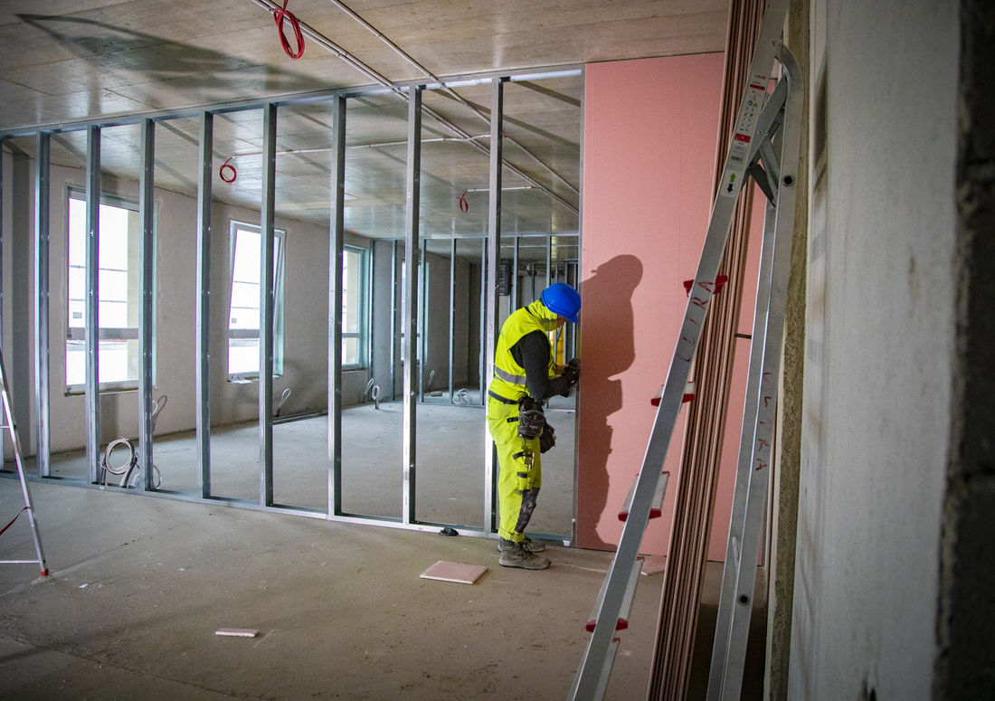 15.04.2020.-Pie Rīgas Angļu ģimnāzijas top moderna piebūve