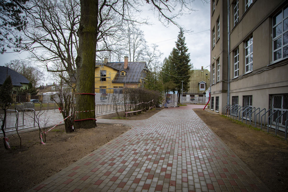 15.04.2020.-Pie Rīgas Angļu ģimnāzijas top moderna piebūve