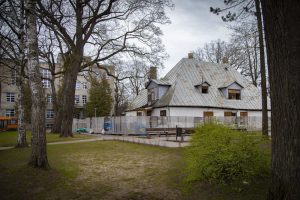 15.04.2020.-Pie Rīgas Angļu ģimnāzijas top moderna piebūve