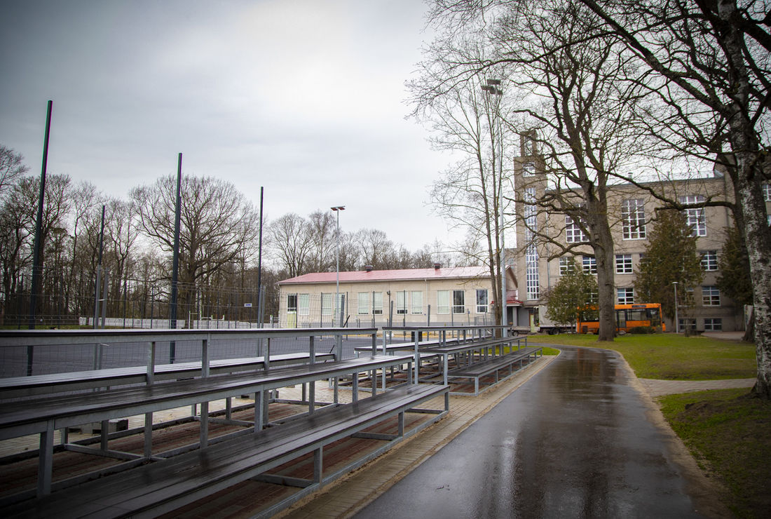 15.04.2020.-Pie Rīgas Angļu ģimnāzijas top moderna piebūve
