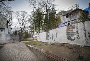 15.04.2020.-Pie Rīgas Angļu ģimnāzijas top moderna piebūve