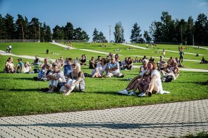 16.08.2020. Rīdzinieki un pilsētas viesi Lielā piknika laikā novērtē jauno Mežaparka estrādi
