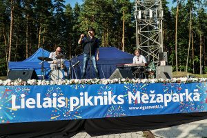 16.08.2020. Rīdzinieki un pilsētas viesi Lielā piknika laikā novērtē jauno Mežaparka estrādi