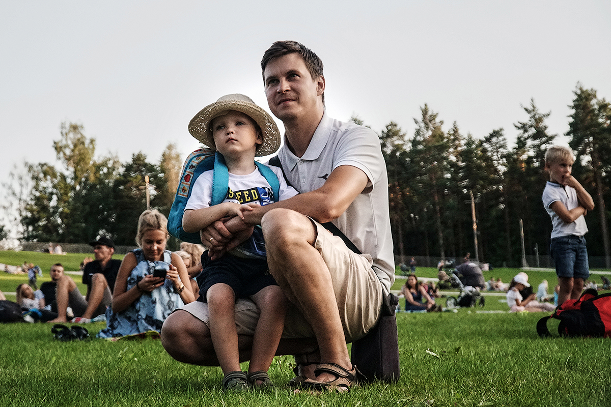 16.08.2020. Rīdzinieki un pilsētas viesi Lielā piknika laikā novērtē jauno Mežaparka estrādi