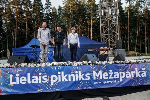 16.08.2020. Rīdzinieki un pilsētas viesi Lielā piknika laikā novērtē jauno Mežaparka estrādi