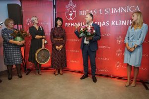 Apmeklētajiem atvērta atjaunotā Rīgas 1.slimnīcas Rehabilitācijas klīnikas ēka - atklāšana -21