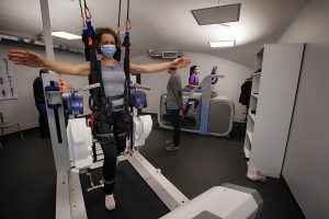 Apmeklētajiem atvērta atjaunotā Rīgas 1.slimnīcas Rehabilitācijas klīnikas ēka - atklāšana -19