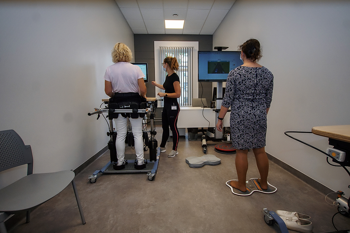 Apmeklētajiem atvērta atjaunotā Rīgas 1.slimnīcas Rehabilitācijas klīnikas ēka - atklāšana -18