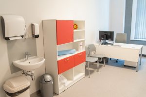 Apmeklētajiem atvērta atjaunotā Rīgas 1.slimnīcas Rehabilitācijas klīnikas ēka (interjers)-15