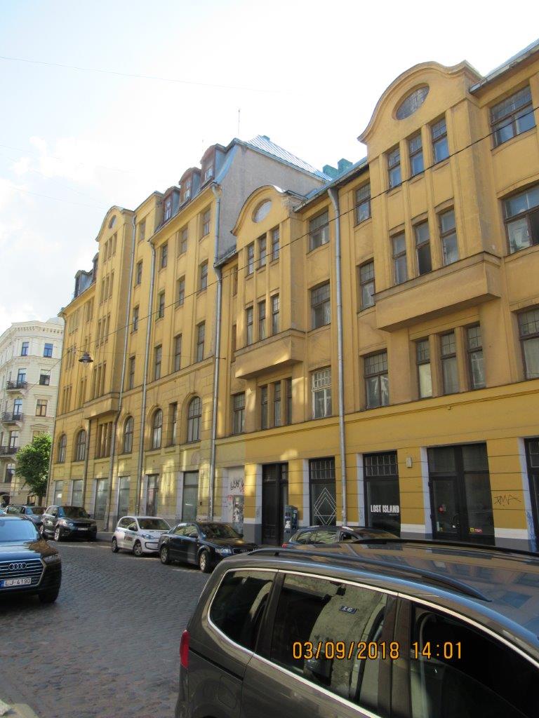 Rīgas domes Vidi degradējošu būvju komisija klasificē ēku A.Čaka ielā 34 par B kategorijas graustu Antonijas13(pirms)