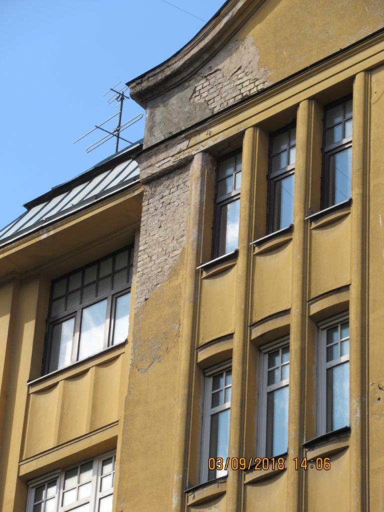 Rīgas domes Vidi degradējošu būvju komisija klasificē ēku A.Čaka ielā 34 par B kategorijas graustu Antonijas_13(pirms_1)