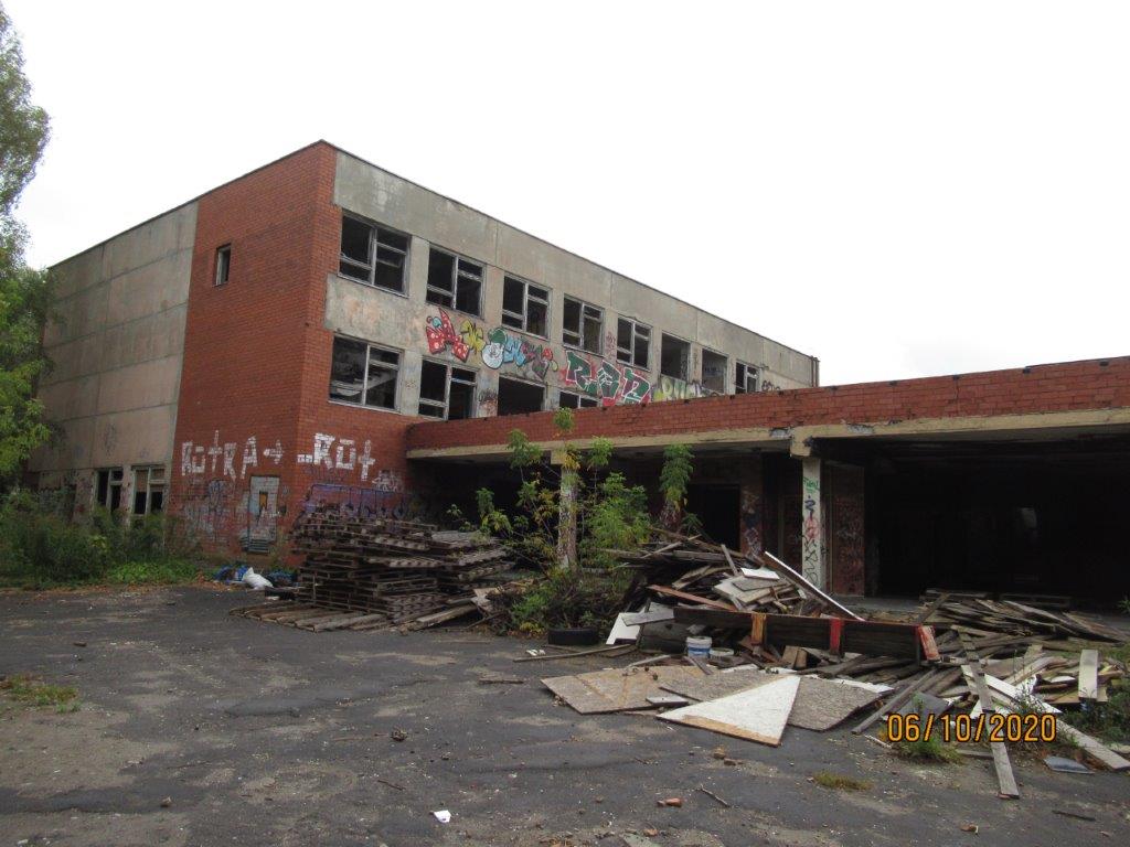 Pieņem lēmumu par trīs vidi degradējošu būvju Zasulauka ielā 31 sakārtošanu