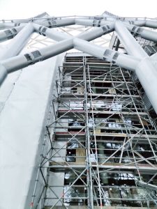 Turpinās Mežaparka Lielās estrādes noslēdzošie būvniecības darbi