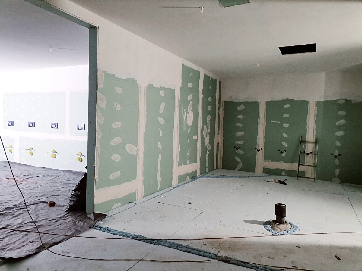 Turpinās Mežaparka Lielās estrādes noslēdzošie būvniecības darbi