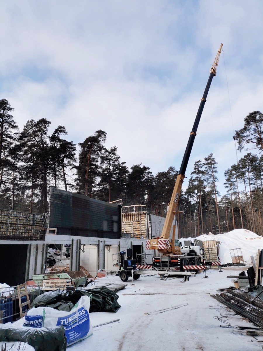 Turpinās Mežaparka Lielās estrādes noslēdzošie būvniecības darbi