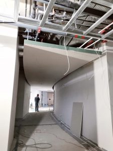 Turpinās Mežaparka Lielās estrādes noslēdzošie būvniecības darbi