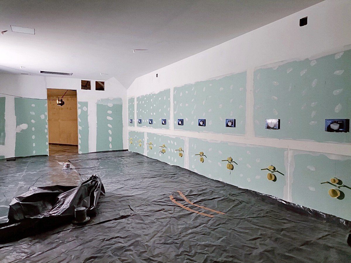 Turpinās Mežaparka Lielās estrādes noslēdzošie būvniecības darbi