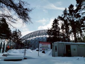 Turpinās Mežaparka Lielās estrādes noslēdzošie būvniecības darbi